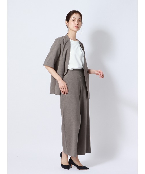 SUIT SQUARE(スーツスクエア)の「PERFORMANCE BLOUSE アシンメトリーブラウス 半袖 ウォッシャブル UVカット 無地(シャツ/ブラウス・レディース・ベージュ系/ネイビー系/ホワイト系・38(9号)/40(11号))」の7枚目の写真