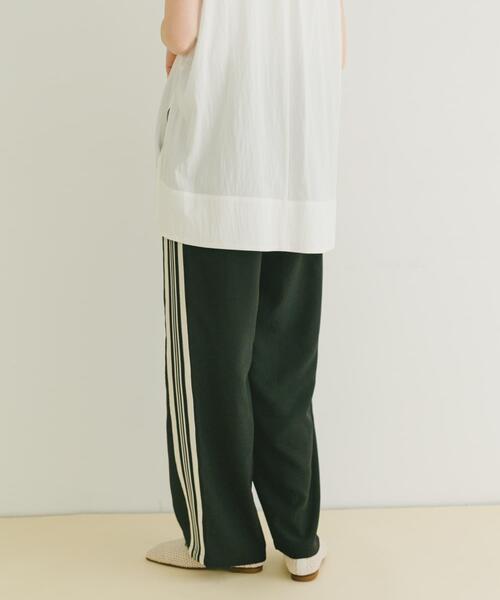 ITEMS URBANRESEARCH(アイテムズ アーバンリサーチ)の「サイドラインイージーパンツ(その他パンツ・レディース・グリーン/ブラック/ホワイト系その他・FREE)」の6枚目の写真