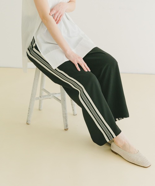 ITEMS URBANRESEARCH（アイテムズ アーバンリサーチ）の「サイドラインイージーパンツ（その他パンツ・レディース・グリーン/ブラック/ホワイト系その他・FREE）」の6枚目の写真