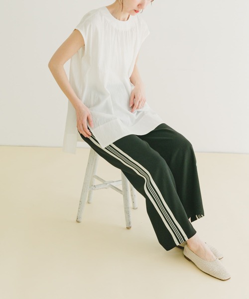 ITEMS URBANRESEARCH（アイテムズ アーバンリサーチ）の「サイドラインイージーパンツ（その他パンツ・レディース・グリーン/ブラック/ホワイト系その他・FREE）」の7枚目の写真