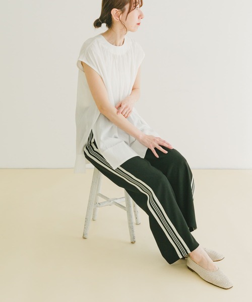 ITEMS URBANRESEARCH（アイテムズ アーバンリサーチ）の「サイドラインイージーパンツ（その他パンツ・レディース・グリーン/ブラック/ホワイト系その他・FREE）」の8枚目の写真