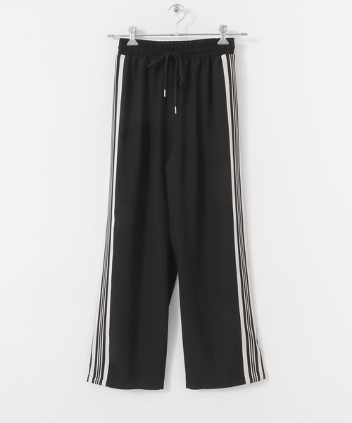 ITEMS URBANRESEARCH（アイテムズ アーバンリサーチ）の「サイドラインイージーパンツ（その他パンツ・レディース・グリーン/ブラック/ホワイト系その他・FREE）」の22枚目の写真