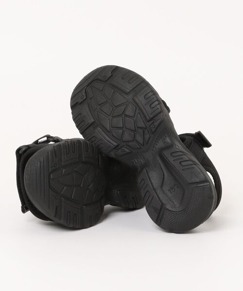 MAD FOOT（マッドフット）の「MADFOOT! マッドフット キッズ ダブルベルト厚底スポーティーサンダル 2本ストラップ 子供靴 251006（サンダル・キッズ・サックスブルー/ブラック・24.0cm/23.0cm/22.0cm/21.0cm/20.0cm/19.0cm）」の4枚目の写真