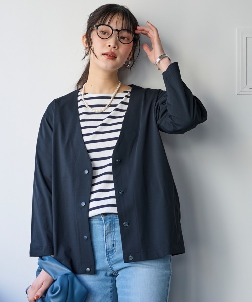 SMILE LAND（スマイルランド）の「＜大きいサイズ＞２４時間ずっと快適かるスルーメッシュＶネックノーカラージャケット（吸汗速乾・ＵＶカット・イージーケア）（セットアップ可能）（ノーカラージャケット・レディース・ネイビー/ブラック/モカ・L/LL/3L/4L/5L）」の3枚目の写真