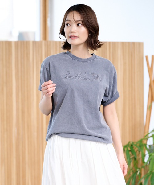 Arnold Palmer(アーノルドパーマー)の「シェア ピグメント グラフィック Tシャツ(Tシャツ/カットソー・レディース・チャコールグレー/アイボリー/マスタード・XS/L/M/S/LL)」の3枚目の写真