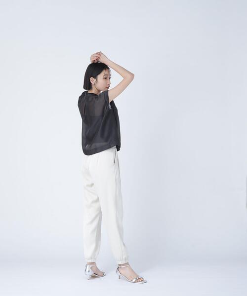 NATURAL BEAUTY BASIC(ナチュラルビューティーベーシック)の「◇シアークロップドブラウス(シャツ/ブラウス・レディース・ベージュ/ブラック/ブルー・MEDIUM/SMALL)」の9枚目の写真