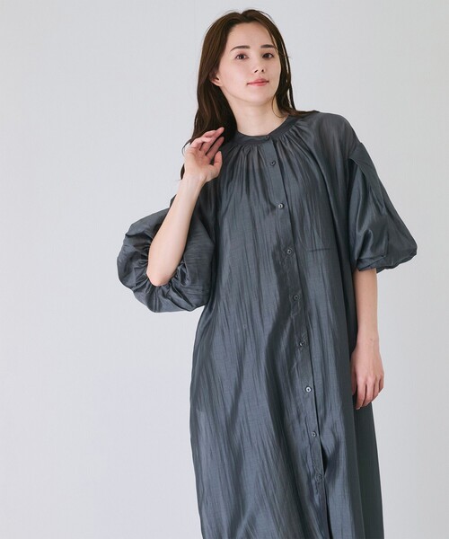 Jayro(ジャイロ)の「ボタン付きシースルーワンピース(シャツワンピース・レディース・ブラック/チャコールグレー・M)」の2枚目の写真