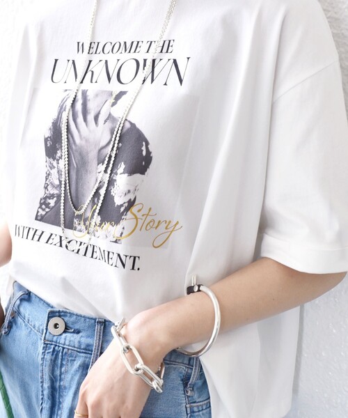 ＋81BRANCA（ハチイチブランカ）の「【SHIPS別注】81BRANCA:フォト ワイド TEE（Tシャツ/カットソー・レディース・ベージュ/オフホワイト/チャコールグレー・ONE SIZE）」の6枚目の写真