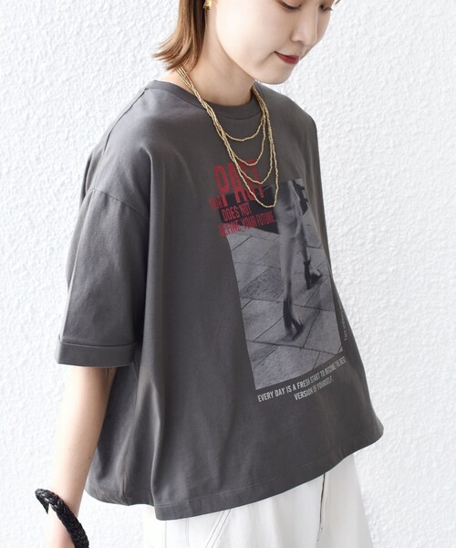 ＋81BRANCA（ハチイチブランカ）の「【SHIPS別注】81BRANCA:フォト ワイド TEE（Tシャツ/カットソー・レディース・ベージュ/オフホワイト/チャコールグレー・ONE SIZE）」の19枚目の写真