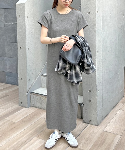 ABYS（アビス）の「【3サイズ展開】ワンポイント刺繍ワンピース（ワンピース・レディース・オートミール/ブラック/グレー・SMALL/MEDIUM/LARGE）」の9枚目の写真