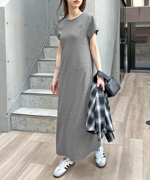 ABYS（アビス）の「【3サイズ展開】ワンポイント刺繍ワンピース（ワンピース・レディース・オートミール/ブラック/グレー・SMALL/MEDIUM/LARGE）」の12枚目の写真