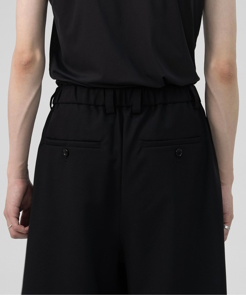TWO TUCK WOOL WIDE SHORT TROUSERS（その他パンツ）｜LAPIIS