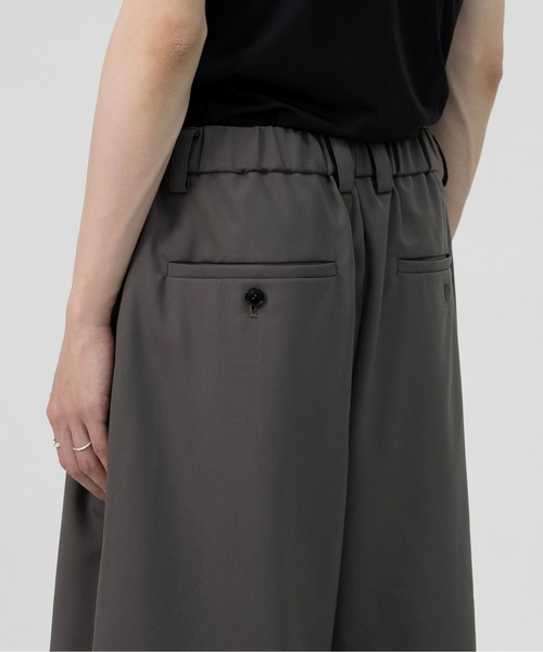 【LAPIIS】TWO TUCK WOOL WIDE SHORTTROUSERS TWO TUCK WOOL WIDE SHORT TROUSERS（その他パンツ）｜LAPIIS