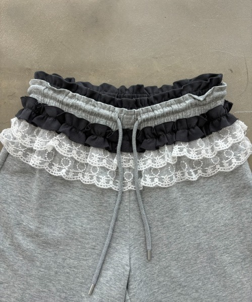 SHAGGIE（シャギー）の「レースフリルスウェットルーズパンツ（スウェットパンツ・レディース・グレー/チャコールグレー・FREE）」の11枚目の写真