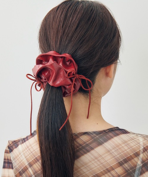 リボン ハング レザー タッチ ビッグ シュシュ（シュシュ）｜GOLDY