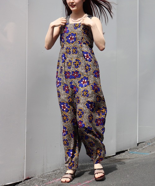 moyan ecri(モヤン エクリ)の「<moyan ecri>アフリカ生地使用/総柄ジャンプスーツAFRICA JUMP SUITS(サロペット/オーバーオール・レディース・イエロー系その他/オレンジ系その他/パープル系その他/レッド系その他/グリーン系その他・FREE)」の11枚目の写真