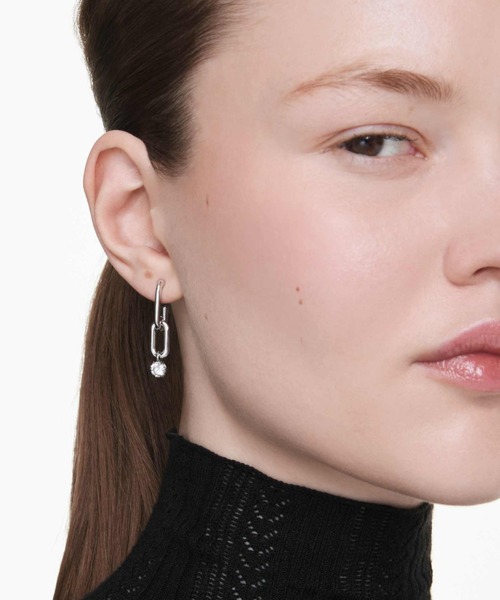 SWAROVSKI(スワロフスキー)の「【公式】【スワロフスキー】Constella ドロップピアス, ラウンドカット, ホワイト, ロジウム・プレーティング(ピアス(両耳用)・レディース・ホワイト・ONESIZE)」の2枚目の写真