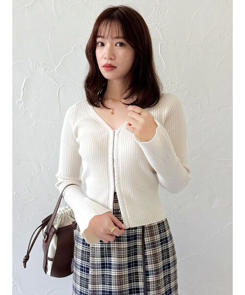 dazzlin（ダズリン）の「フロントホックニットカーディガン（カーディガン/ボレロ・レディース・ピンク/チャコールグレー/アイボリー・FREE）」の10枚目の写真