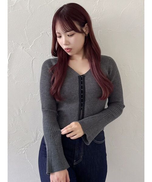 dazzlin（ダズリン）の「フロントホックニットカーディガン（カーディガン/ボレロ・レディース・ピンク/チャコールグレー/アイボリー・FREE）」の16枚目の写真