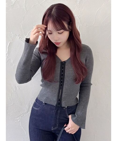 dazzlin（ダズリン）の「フロントホックニットカーディガン（カーディガン/ボレロ・レディース・ピンク/チャコールグレー/アイボリー・FREE）」の17枚目の写真