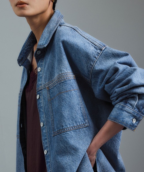 SALON adam et rope'（サロン アダム エ ロペ）の「USAコットンデニムオーバーシャツ［セットアップ対応］（シャツ/ブラウス・レディース・サックスブルー/ブルー系その他6・FREE）」の5枚目の写真