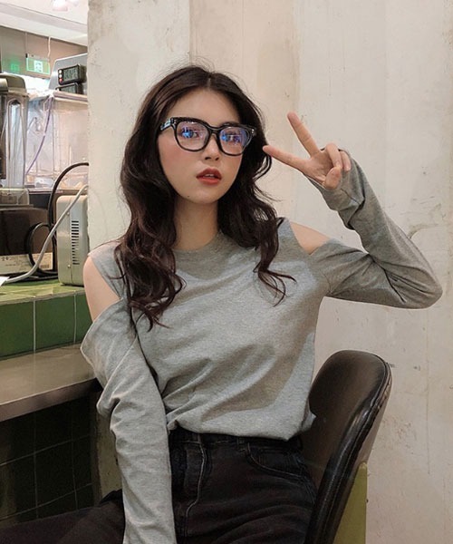 OZZ ONESTE 肩出し長袖カットソー Amazon.co.jp: [Kaocee] トレーナー プルオーバー 肩出し
