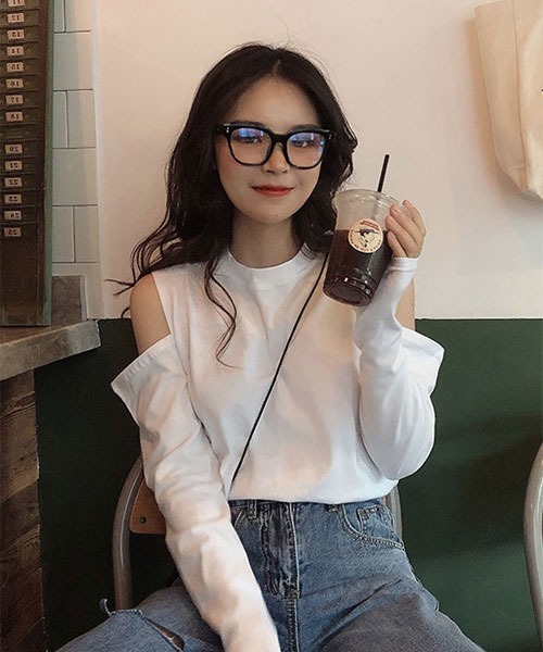 Mayree（メイリー）の「【Mayree】オープンショルダー 肩出し 長袖 トップス（Tシャツ/カットソー・レディース・ホワイト/ブラック/グレー・MEDIUM/LARGE/X-LARGE）」の11枚目の写真