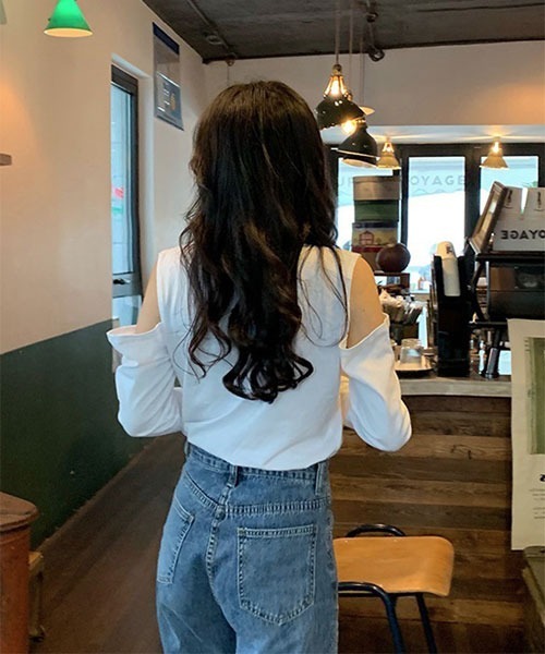 Mayree（メイリー）の「【Mayree】オープンショルダー 肩出し 長袖 トップス（Tシャツ/カットソー・レディース・ホワイト/ブラック/グレー・MEDIUM/LARGE/X-LARGE）」の10枚目の写真