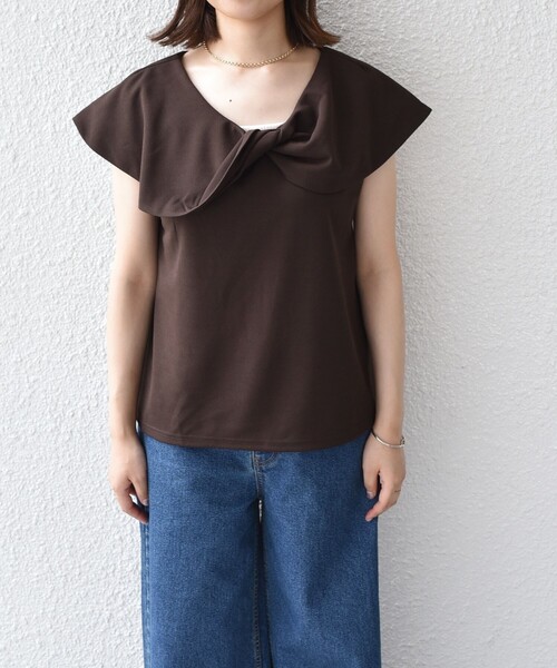 SHIPS Colors(シップス カラーズ)の「SHIPS Colors:〈手洗い可能〉ジョーゼット ネジリ カラー トップス(Tシャツ/カットソー・レディース・ブラック/ブラウン・ONE SIZE)」の12枚目の写真