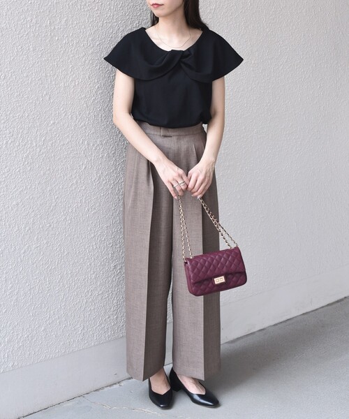 SHIPS Colors(シップス カラーズ)の「SHIPS Colors:〈手洗い可能〉ジョーゼット ネジリ カラー トップス(Tシャツ/カットソー・レディース・ブラック/ブラウン・ONE SIZE)」の16枚目の写真
