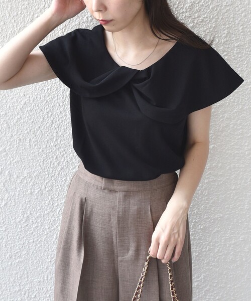 SHIPS Colors(シップス カラーズ)の「SHIPS Colors:〈手洗い可能〉ジョーゼット ネジリ カラー トップス(Tシャツ/カットソー・レディース・ブラック/ブラウン・ONE SIZE)」の18枚目の写真