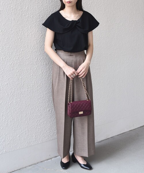 SHIPS Colors(シップス カラーズ)の「SHIPS Colors:〈手洗い可能〉ジョーゼット ネジリ カラー トップス(Tシャツ/カットソー・レディース・ブラック/ブラウン・ONE SIZE)」の21枚目の写真