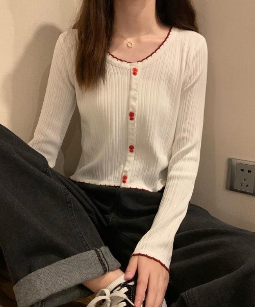 SHEPP（シープ）の「配色 ボタン リブ メロー ニットソー 長袖（Tシャツ/カットソー・レディース・ブラック/レッド/ホワイト/ピンク・F）」の6枚目の写真
