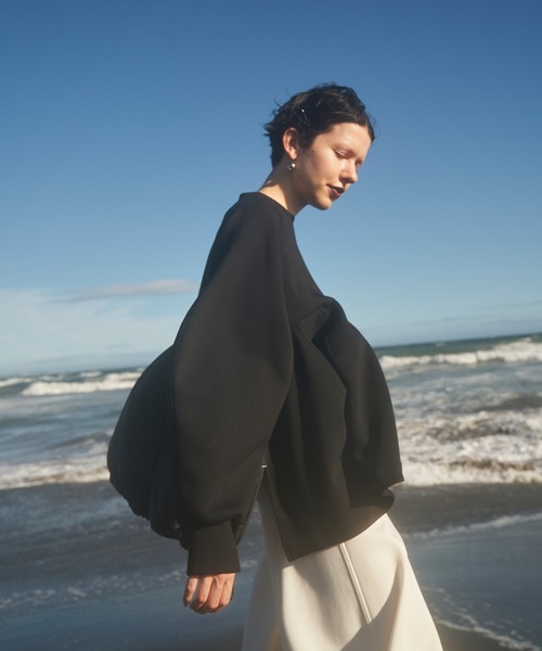 OMMO（オーエムエムオー）の「FLASK PATTERN PADDING TOP（スウェット・レディース・ホワイト/ブラック/グレー/ブラックミックス・F）」の19枚目の写真