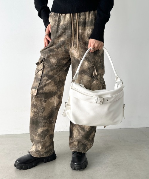 Bamm（バム）の「ベルトデザインワンハンドルショルダーバッグ（ショルダーバッグ・レディース・シルバー/ホワイト/ブラック・FREE）」の4枚目の写真