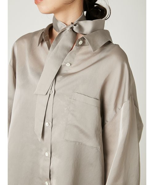 FRAY I.D（フレイアイディー）の「タイチョーカーシアーサテンシャツ（シャツ/ブラウス・レディース・ブラウン/ピンク/グレー・F）」の6枚目の写真