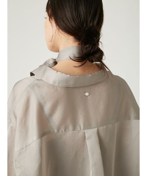 FRAY I.D（フレイアイディー）の「タイチョーカーシアーサテンシャツ（シャツ/ブラウス・レディース・ブラウン/ピンク/グレー・F）」の7枚目の写真