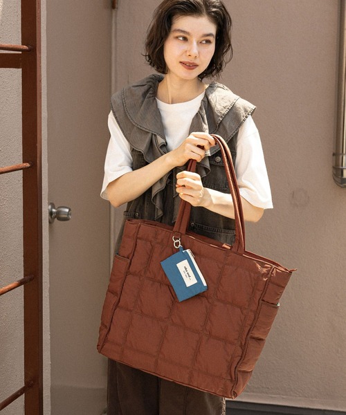 niko and...（ニコアンド）の「【A4サイズ収納可能】ポーチ付きキルトトートバッグL（トートバッグ・レディース・ブラック/チャコール/ダークブラウン/ブラウン・0）」の7枚目の写真