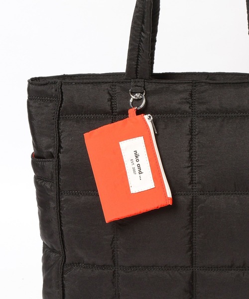 niko and...（ニコアンド）の「【A4サイズ収納可能】ポーチ付きキルトトートバッグL（トートバッグ・レディース・ブラック/チャコール/ダークブラウン/ブラウン・0）」の16枚目の写真