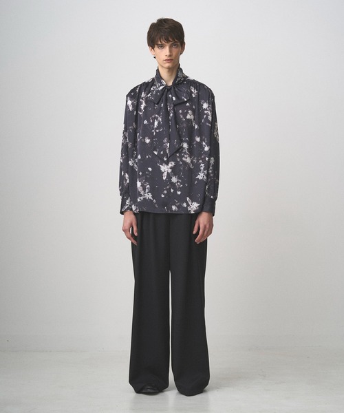 Juha（ユハ）の「FLORAL BOWTIE SHIRT（シャツ/ブラウス・メンズ・ブラック/ホワイト・3/4）」の3枚目の写真