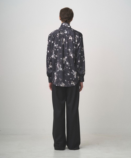 Juha（ユハ）の「FLORAL BOWTIE SHIRT（シャツ/ブラウス・メンズ・ブラック/ホワイト・3/4）」の5枚目の写真