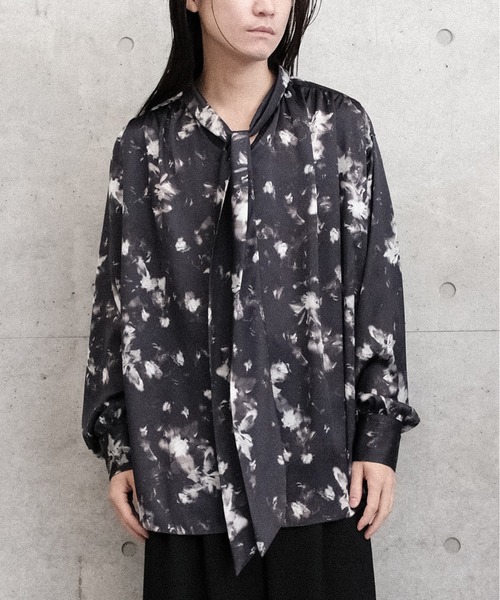 Juha（ユハ）の「FLORAL BOWTIE SHIRT（シャツ/ブラウス・メンズ・ブラック/ホワイト・3/4）」の12枚目の写真