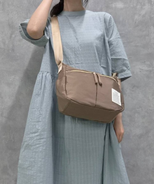 Bleu Bleuet(ブルーブルーエ)の「テンポケットショルダー(ショルダーバッグ・レディース・ミント/パープル/モカ/ブラック・FREE)」の13枚目の写真