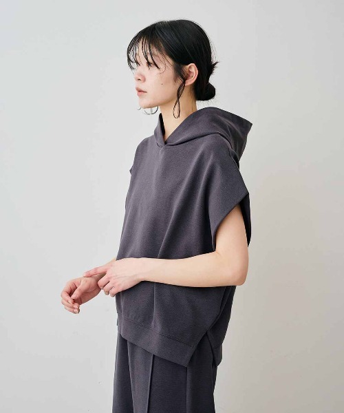Live in comfort（リブインコンフォート）の「リブ　イン　コンフォート　くぼっち★とコラボ　伸びやか＆ハリ感素材でらくちんなのにきれい見えする　フードトップス＆パンツセット（セットアップ・レディース・ネイビー/チャコールグレー・3L/LL/L/M/4L）」の8枚目の写真
