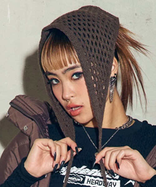 ANAP（アナップ）の「透かし編みニット バブーシュカ（ニットキャップ/ビーニー・レディース・ブラック/ブラウン・F）」の3枚目の写真