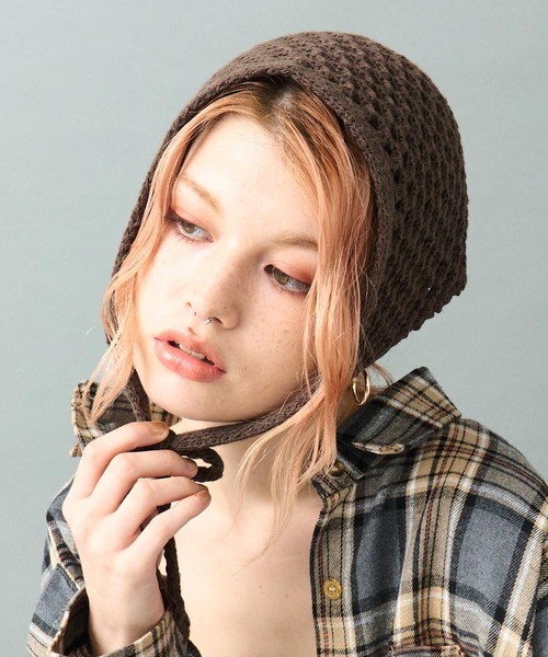 ANAP（アナップ）の「透かし編みニット バブーシュカ（ニットキャップ/ビーニー・レディース・ブラック/ブラウン・F）」の6枚目の写真