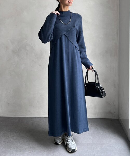 Chez toi(シェトワ)の「クロスプルオーバー×ニットワンピース(ワンピース・レディース・ブルー/グレイッシュベージュ/ブラック・FREE)」の3枚目の写真
