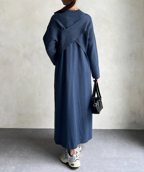 Chez toi(シェトワ)の「クロスプルオーバー×ニットワンピース(ワンピース・レディース・ブルー/グレイッシュベージュ/ブラック・FREE)」の9枚目の写真