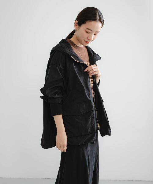 URBAN RESEARCH（アーバンリサーチ）の「コットンナイロンマウンテンパーカー（マウンテンパーカー・レディース・ベージュ/ブラック/チャコールグレー・FREE）」の8枚目の写真