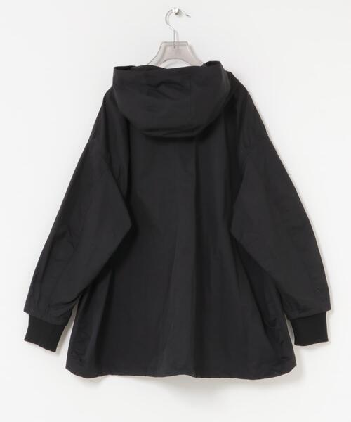 URBAN RESEARCH（アーバンリサーチ）の「コットンナイロンマウンテンパーカー（マウンテンパーカー・レディース・ベージュ/ブラック/チャコールグレー・FREE）」の14枚目の写真